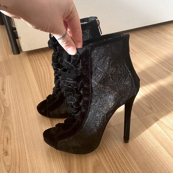 Shoe Dazzle Black Lace Tie Up Heels - Picture 2 of 3